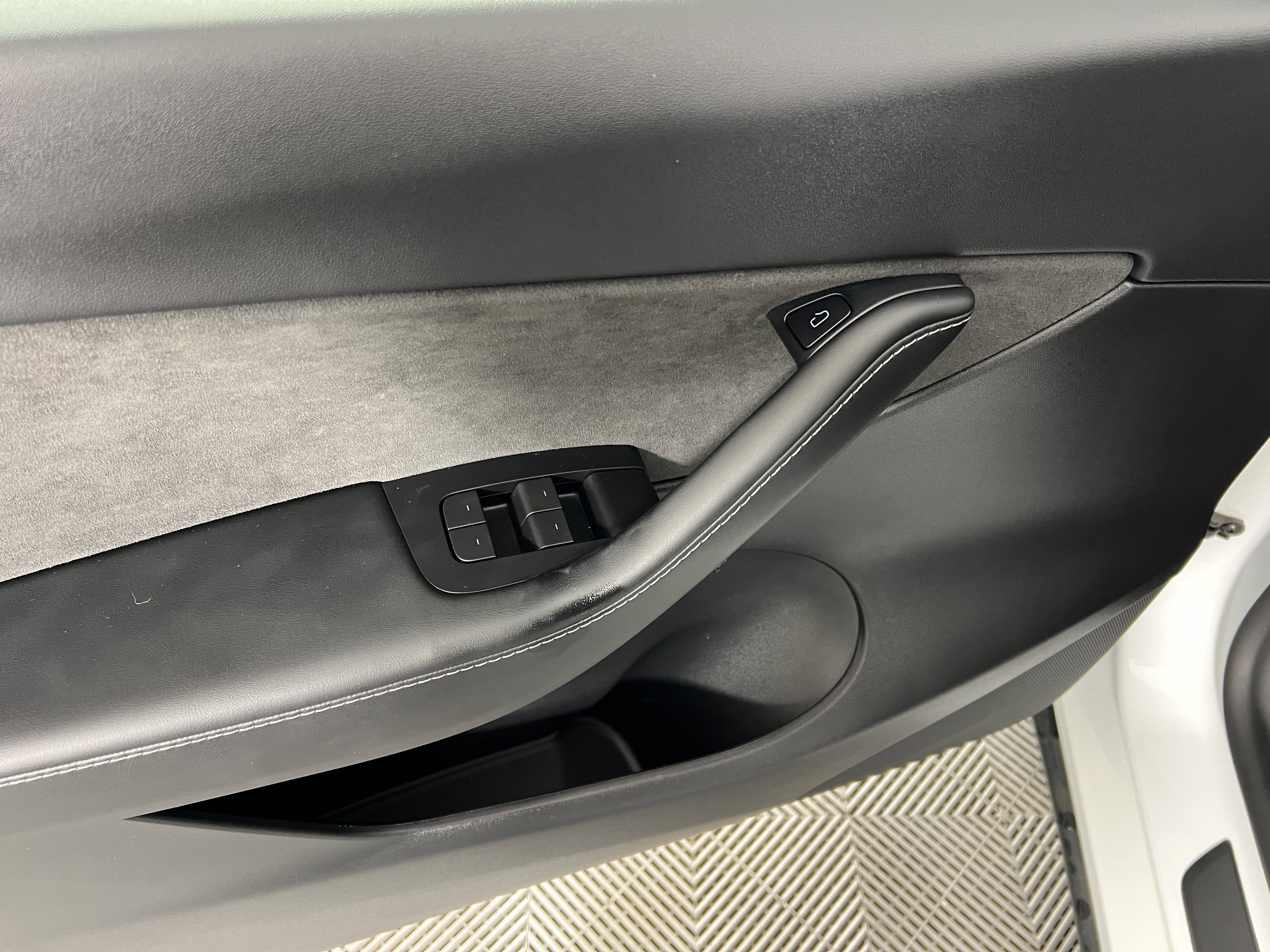 Used 2022 Tesla Model Y Performance AWD/4WD image 18