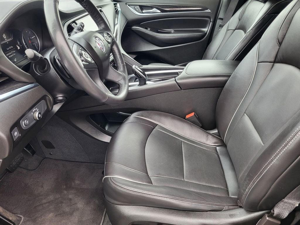 Used 2020 Buick Enclave Avenir w/ Avenir Technology Package AWD/4WD image 9