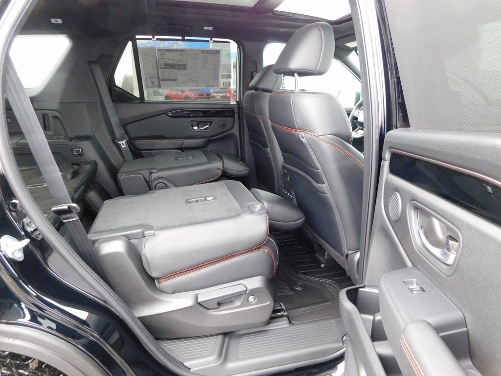 New 2026 Honda Pilot TrailSport image 32