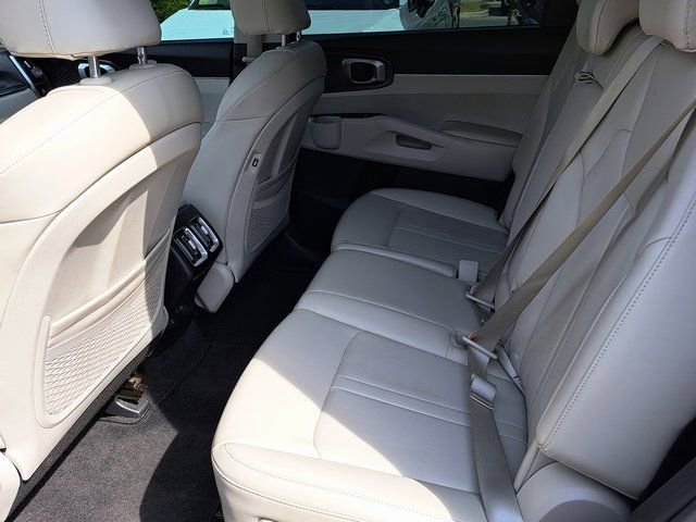 Used 2022 Kia Sorento S w/ Panoramic Sunroof Package FWD image 24