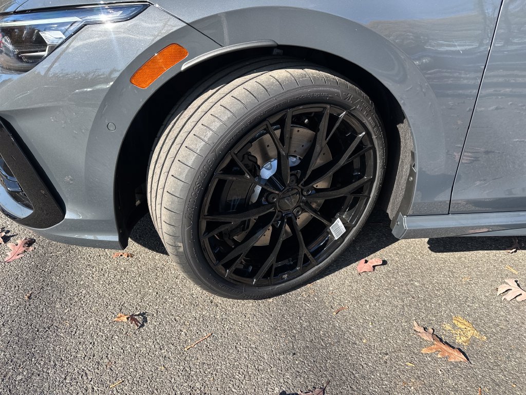 New 2027 Volkswagen Golf R Black Edition AWD/4WD image 7