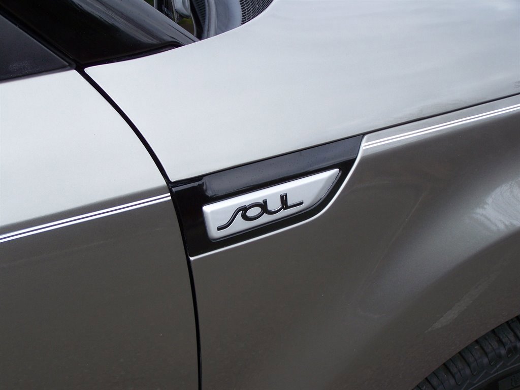 Used 2019 Kia Soul FWD image 28