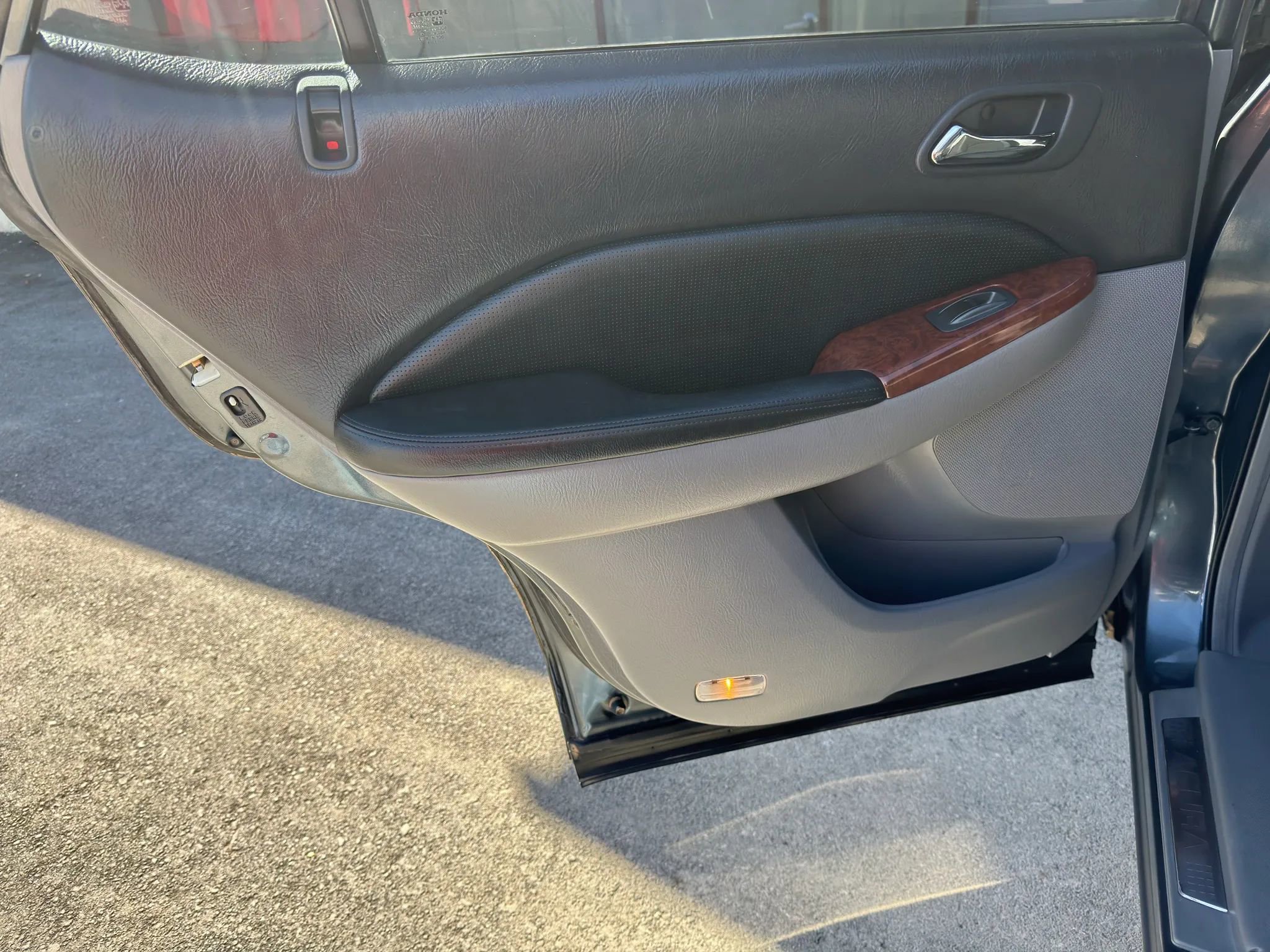 Used 2005 Acura MDX Touring image 6