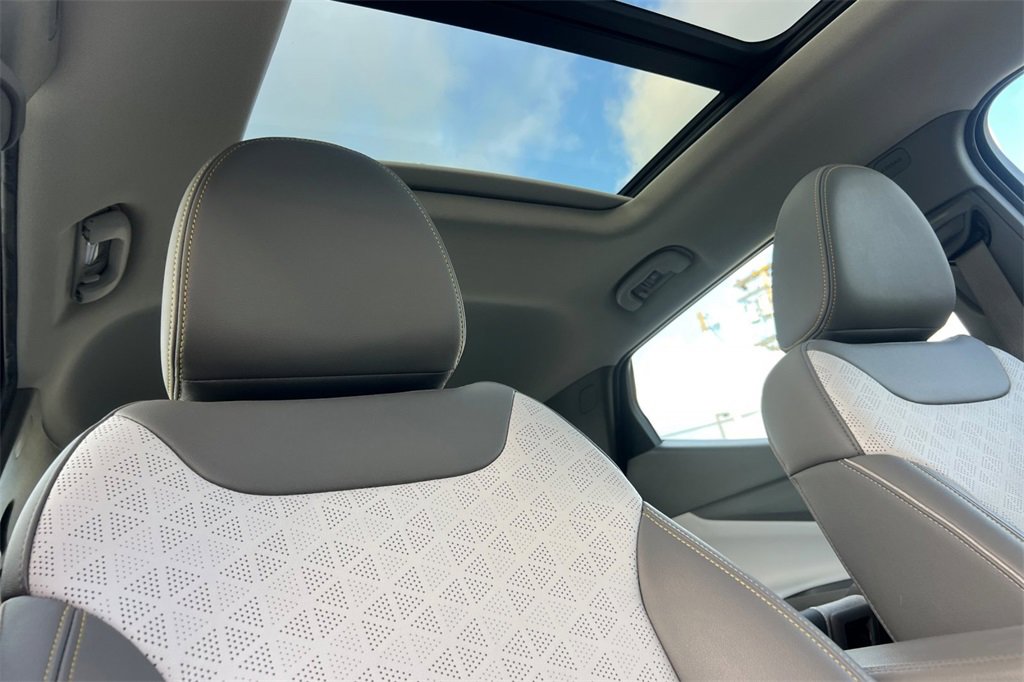 Used 2023 Chevrolet Bolt EUV Premier w/ Sun & Sound Package image 17