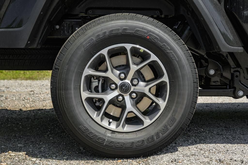 New 2025 Jeep Gladiator Sport AWD/4WD image 19