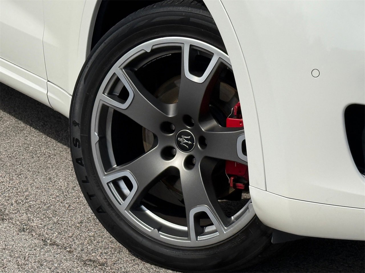 Certified 2023 Maserati Levante GT image 3