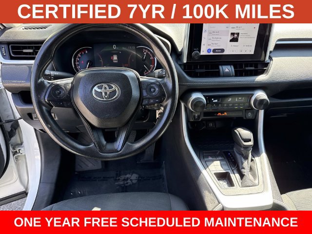 Used 2024 Toyota RAV4 LE AWD/4WD image 17