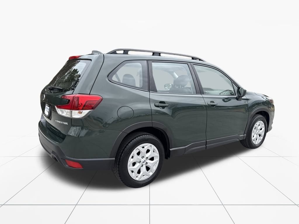 Used 2022 Subaru Forester Base image 9