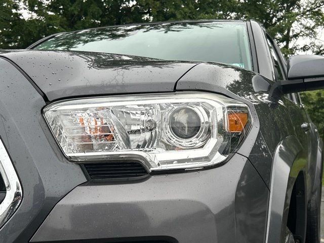 Used 2019 Toyota Tacoma SR5 AWD/4WD image 9