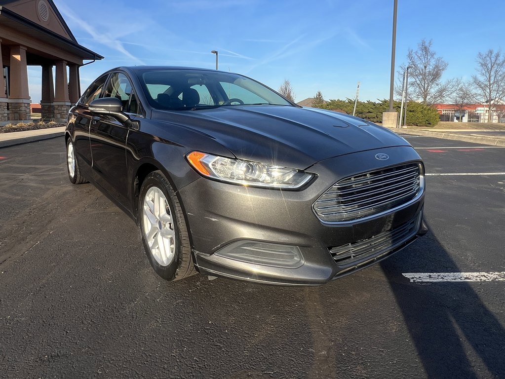 Used 2016 Ford Fusion SE image 7