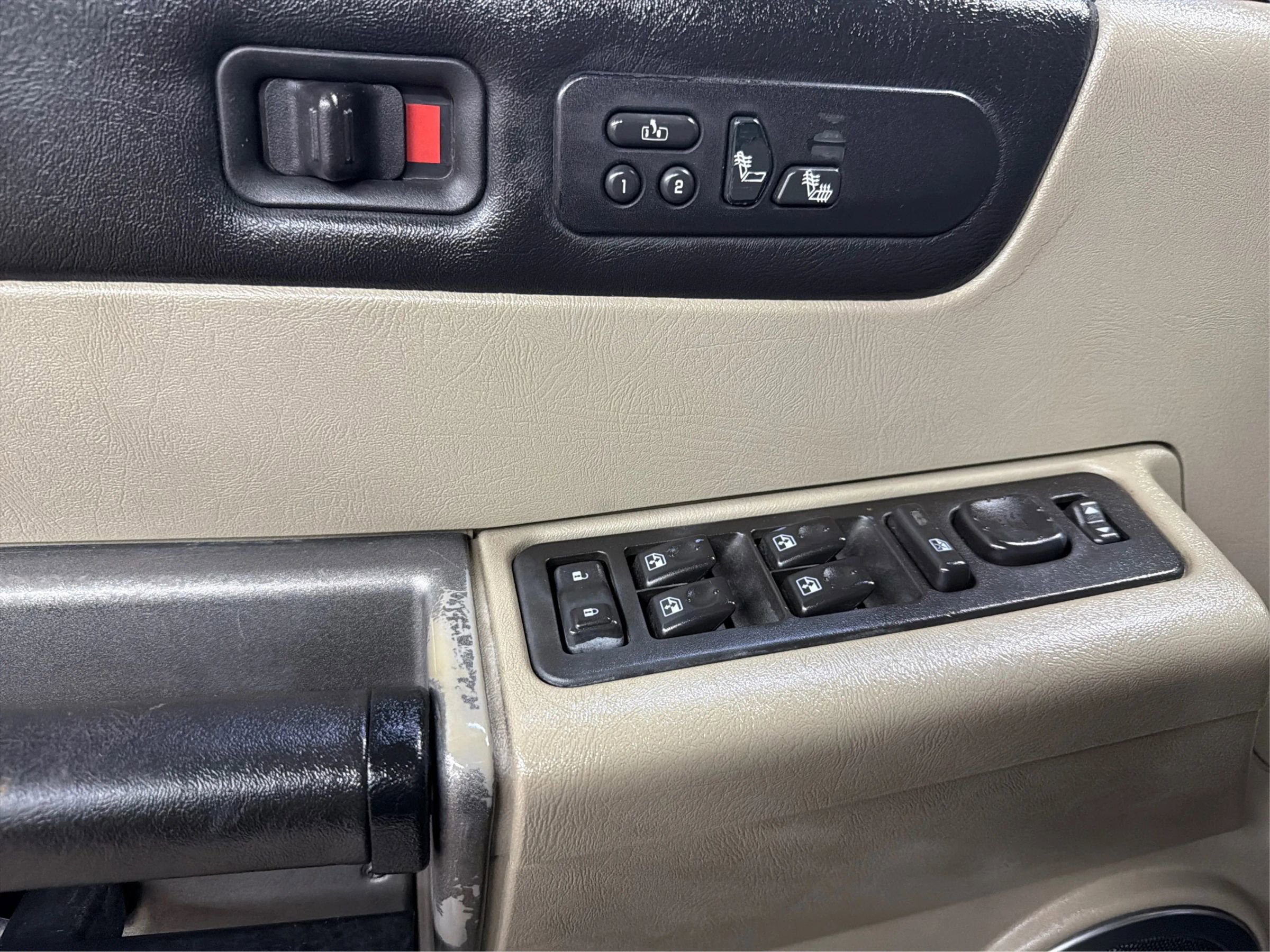 Used 2003 HUMMER H2 w/ Preferred Equipment Group image 26