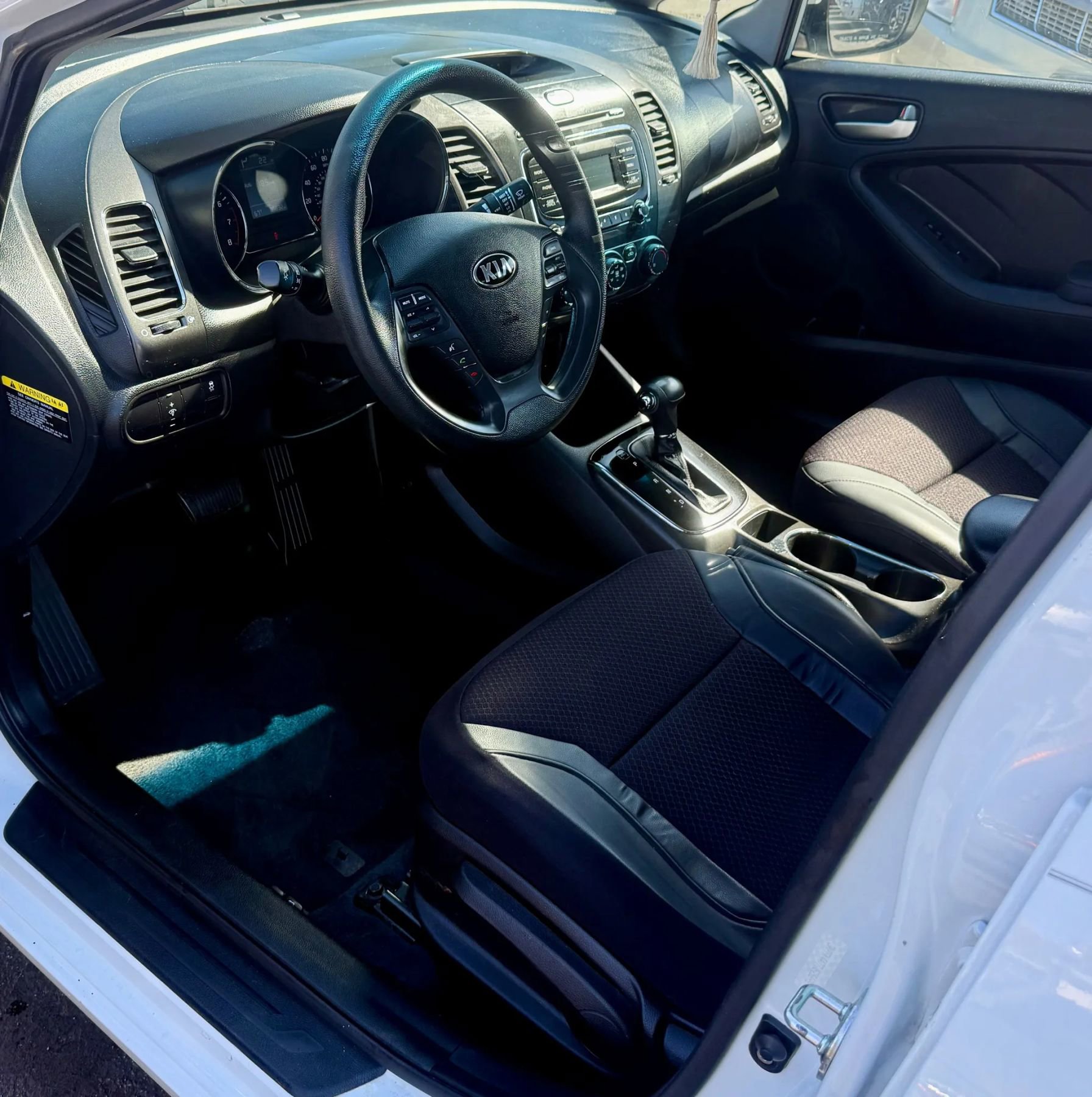 Used 2018 Kia Forte LX image 11