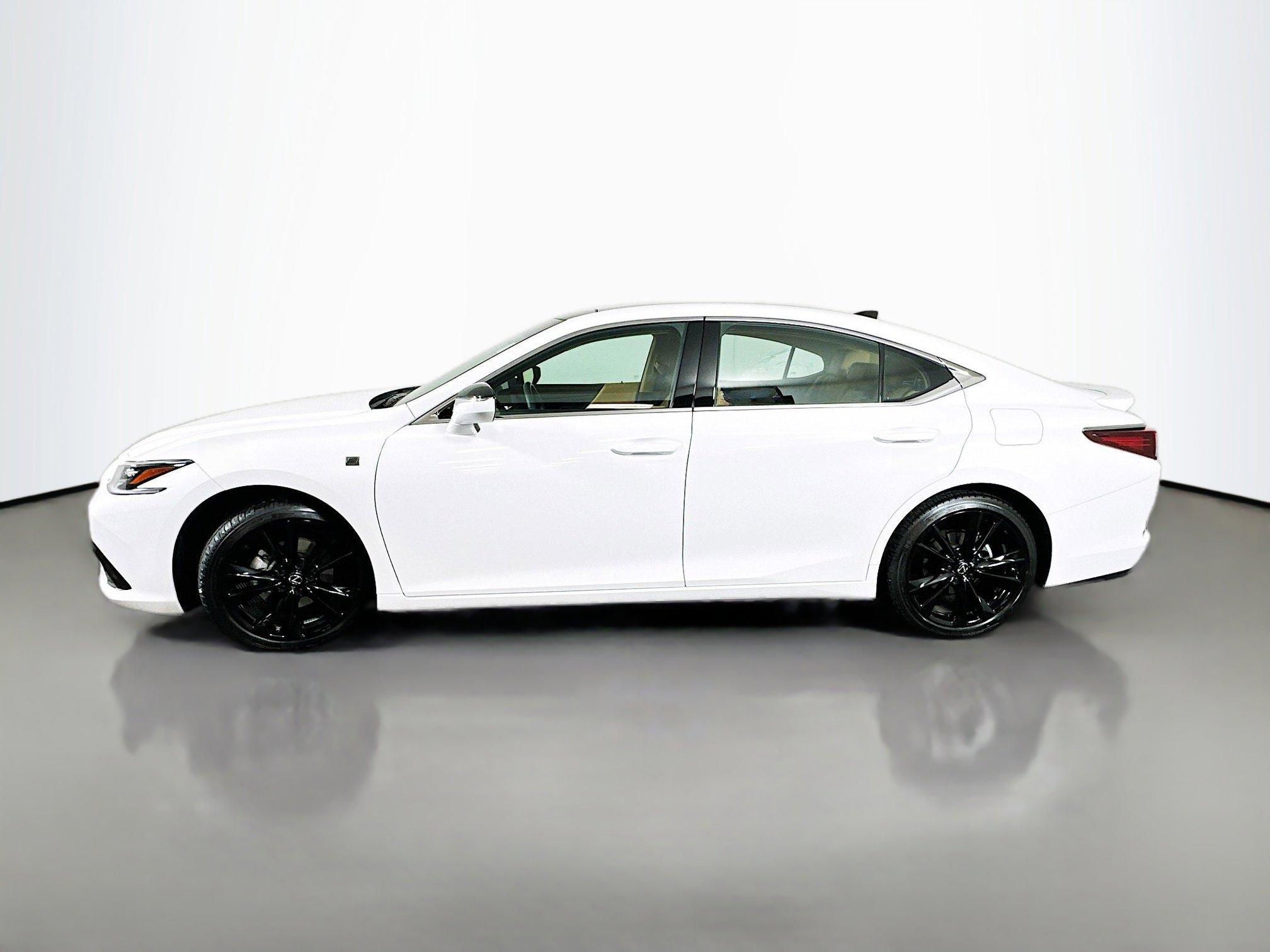 Certified 2025 Lexus ES 350 w/ Accessory Package (Z2) image 4