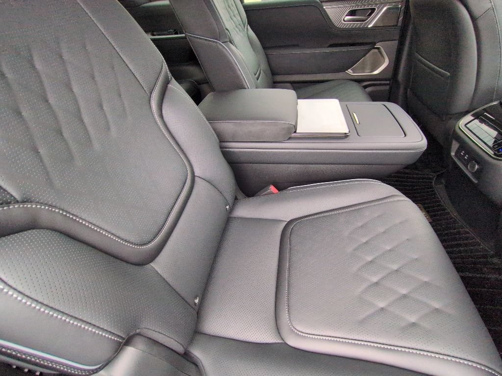 New 2026 INFINITI QX80 Autograph w/ Premium Cargo Package AWD/4WD image 29