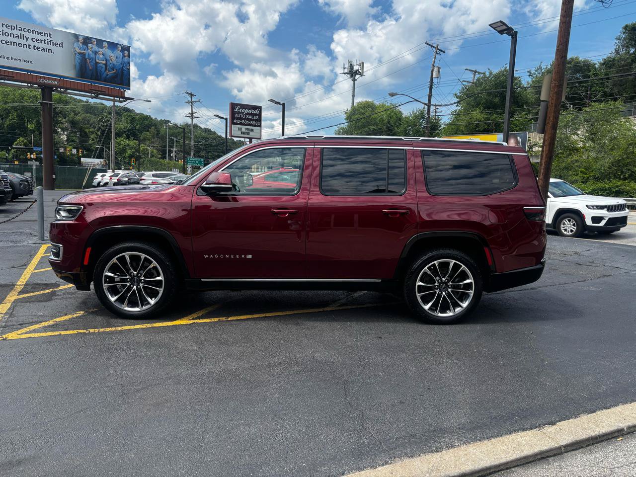 Used 2022 Jeep Wagoneer Series III w/ Premium Group I AWD/4WD image 4