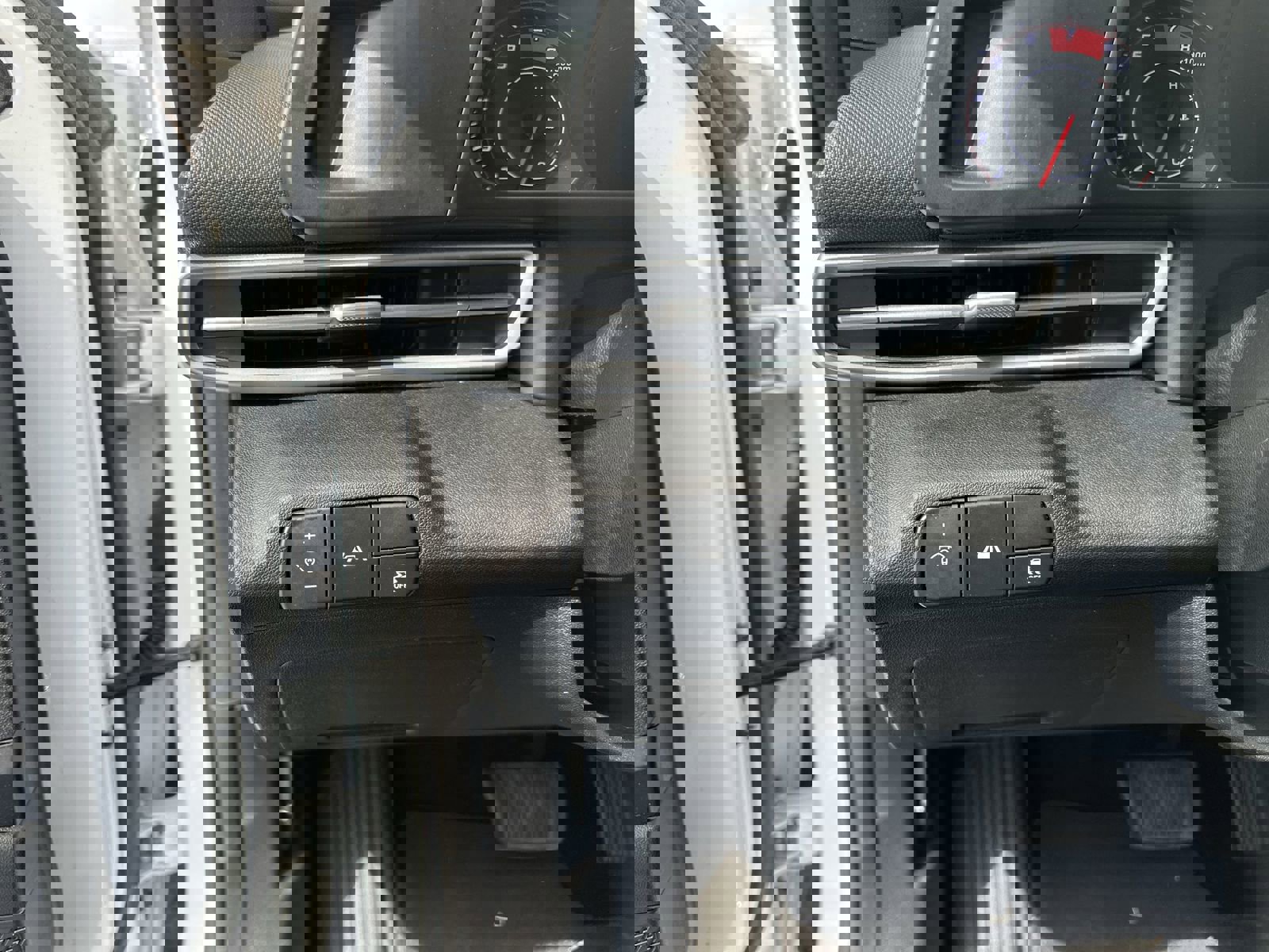 Used 2021 Hyundai Elantra SEL image 17