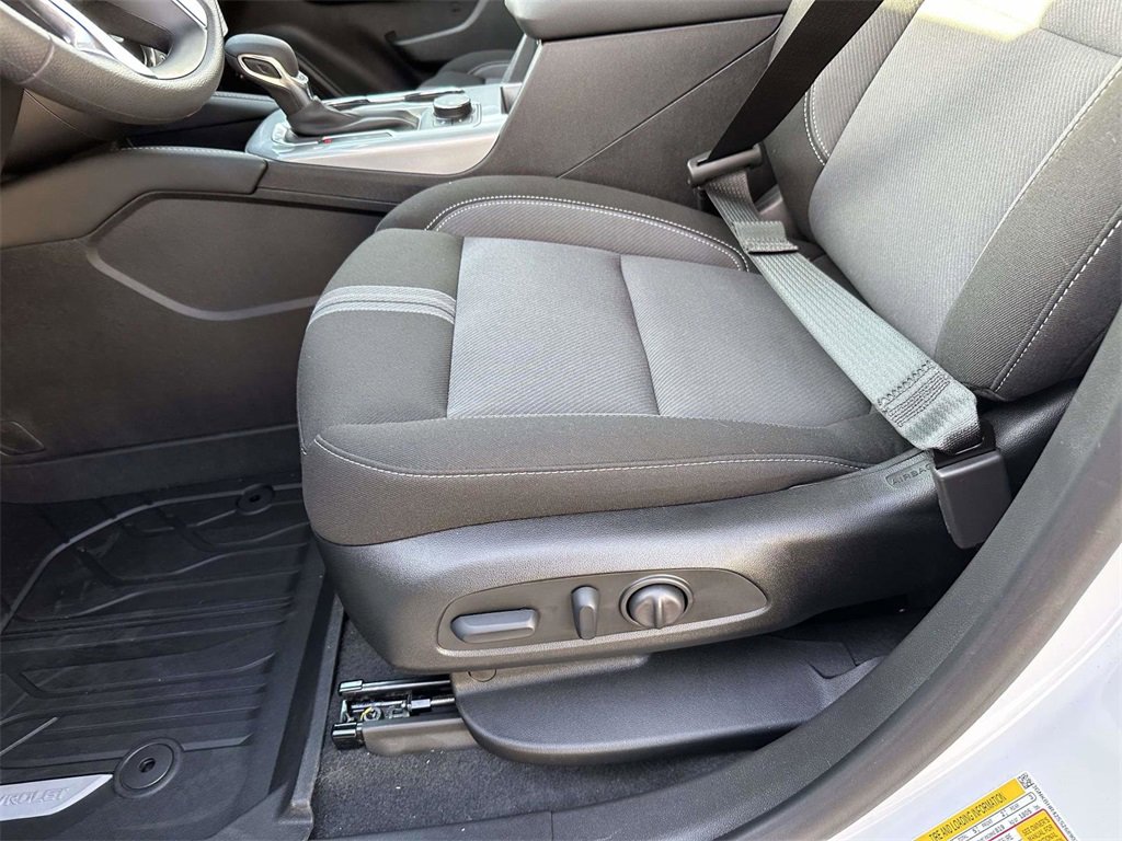 New 2025 Chevrolet Blazer LT w/ Midnight/Sport Edition image 17