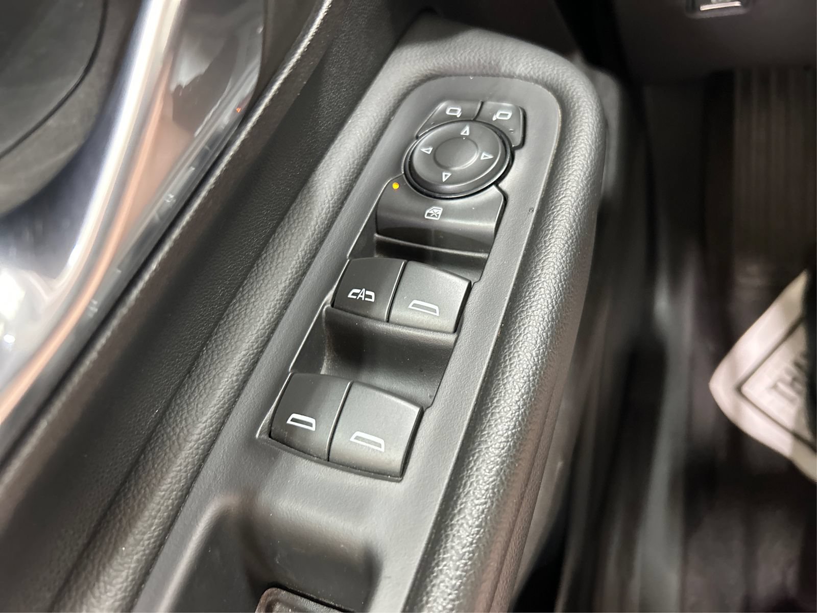 Used 2024 GMC Terrain SLT FWD image 29