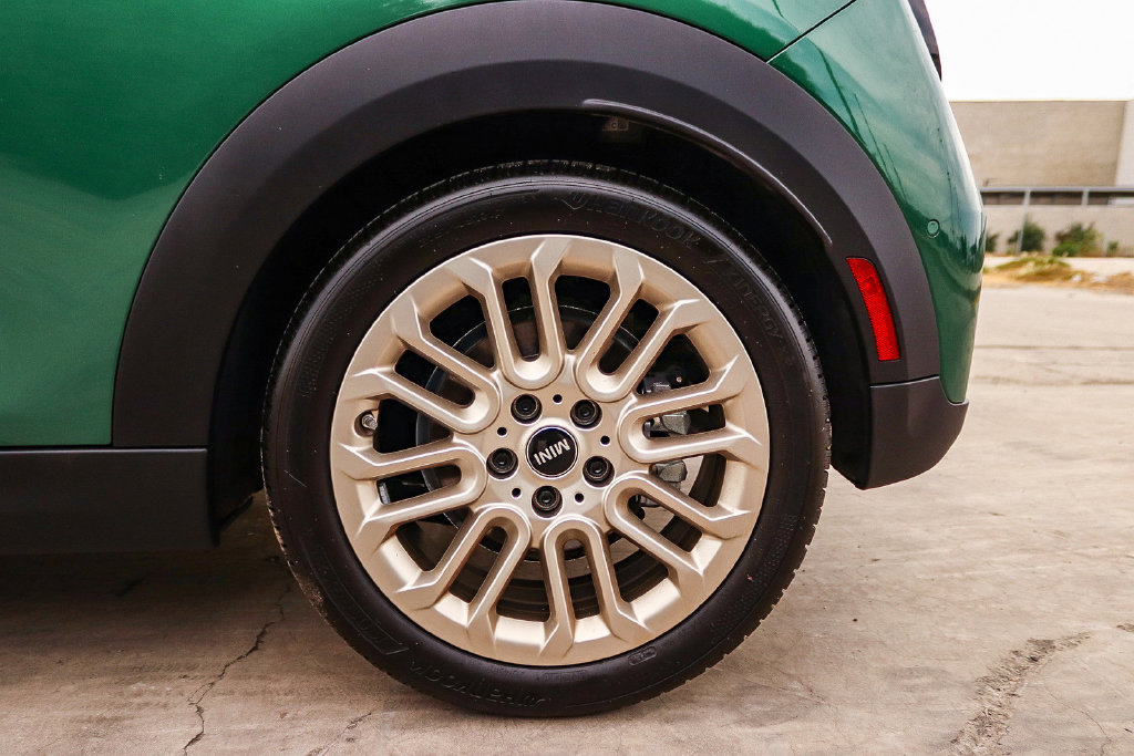 Used 2025 MINI Cooper S FWD image 14