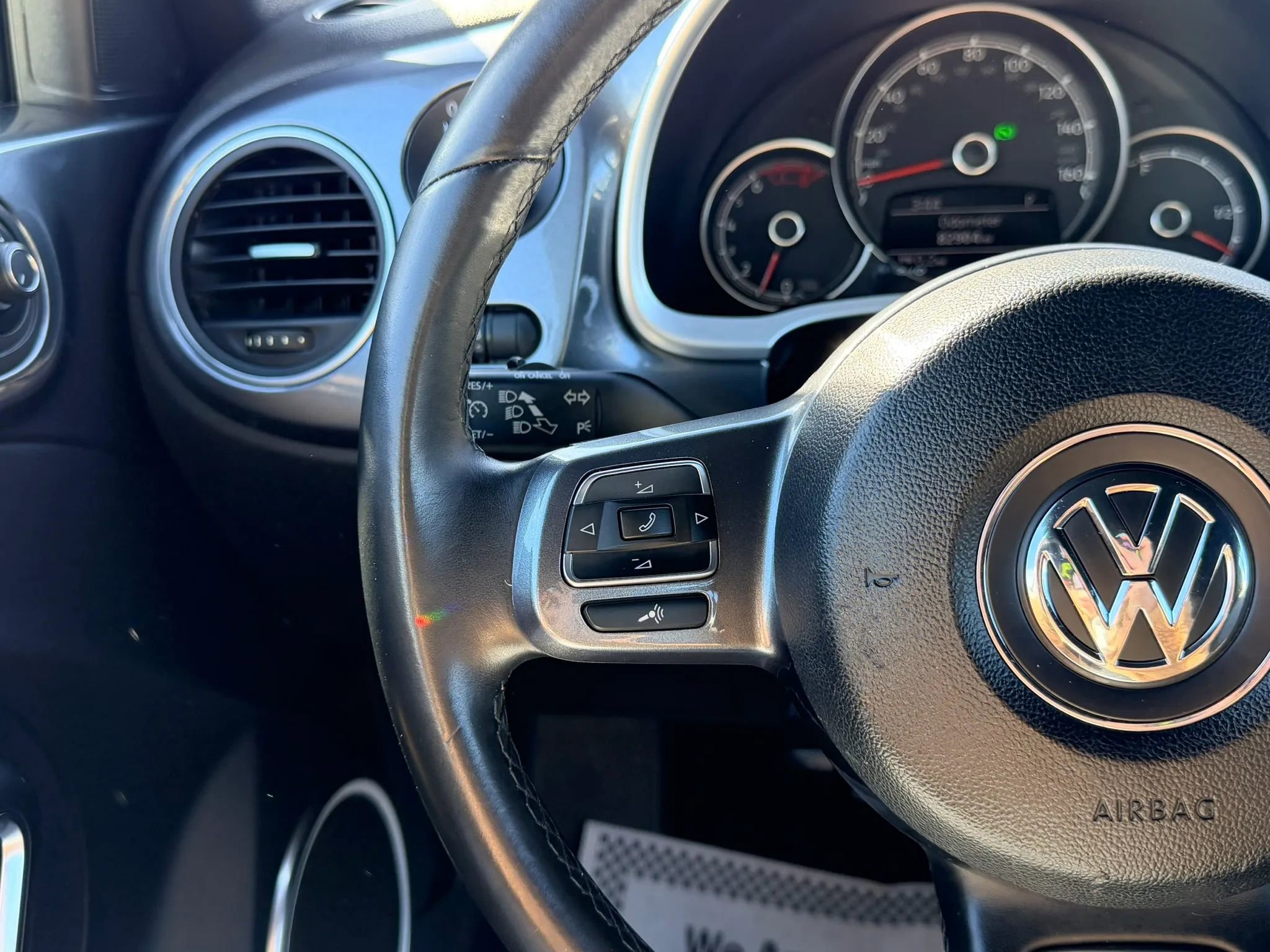 Used 2018 Volkswagen Beetle 2.0T SE image 16