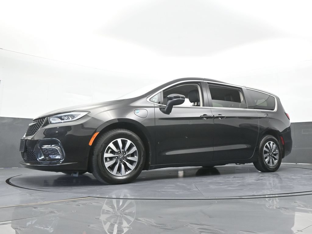 Used 2023 Chrysler Pacifica Touring-L FWD image 61