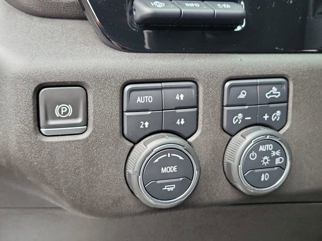 Used 2022 Chevrolet Silverado 1500 LTZ w/ LTZ Premium Package AWD/4WD image 24