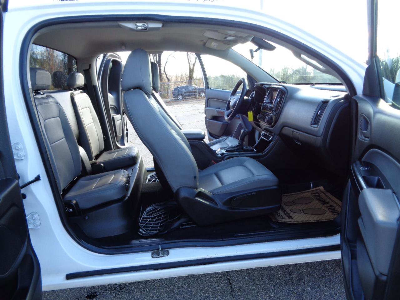 Used 2015 Chevrolet Colorado W/T RWD image 14
