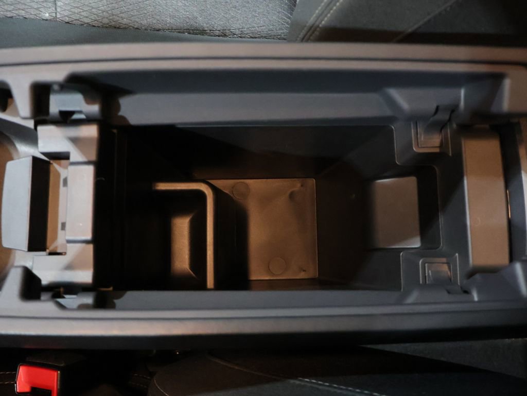 Used 2025 Nissan Rogue SV AWD/4WD image 35