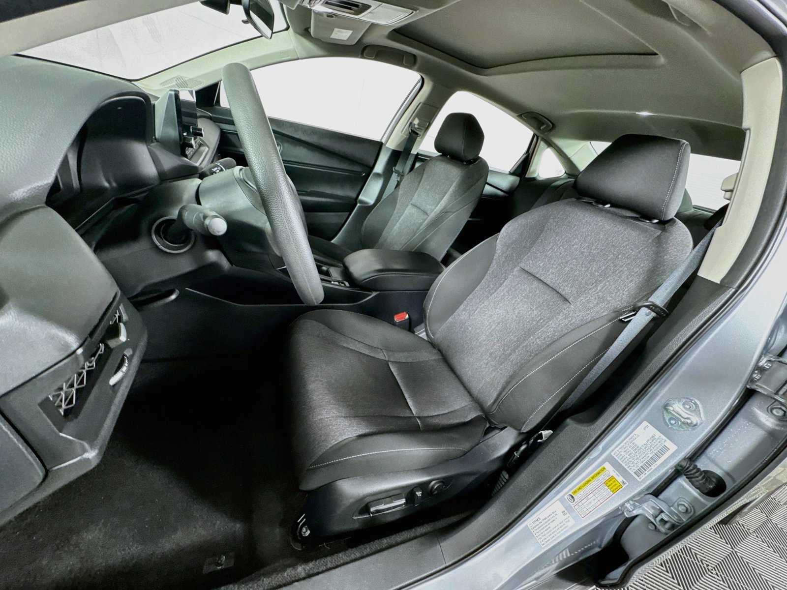 Used 2023 Honda Accord EX image 11