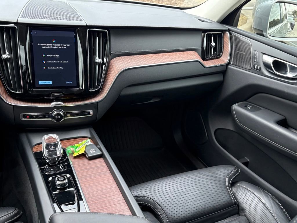 Used 2023 Volvo XC60 B5 Ultimate w/ Climate Package image 15