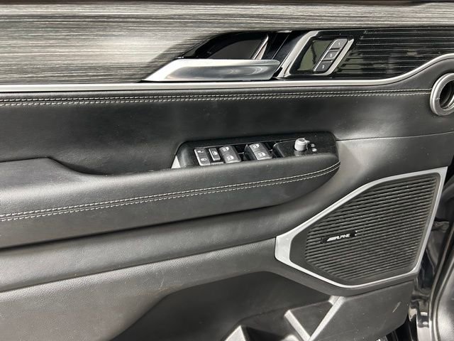 Used 2023 Jeep Wagoneer L Series III w/ Convenience Group I AWD/4WD image 36