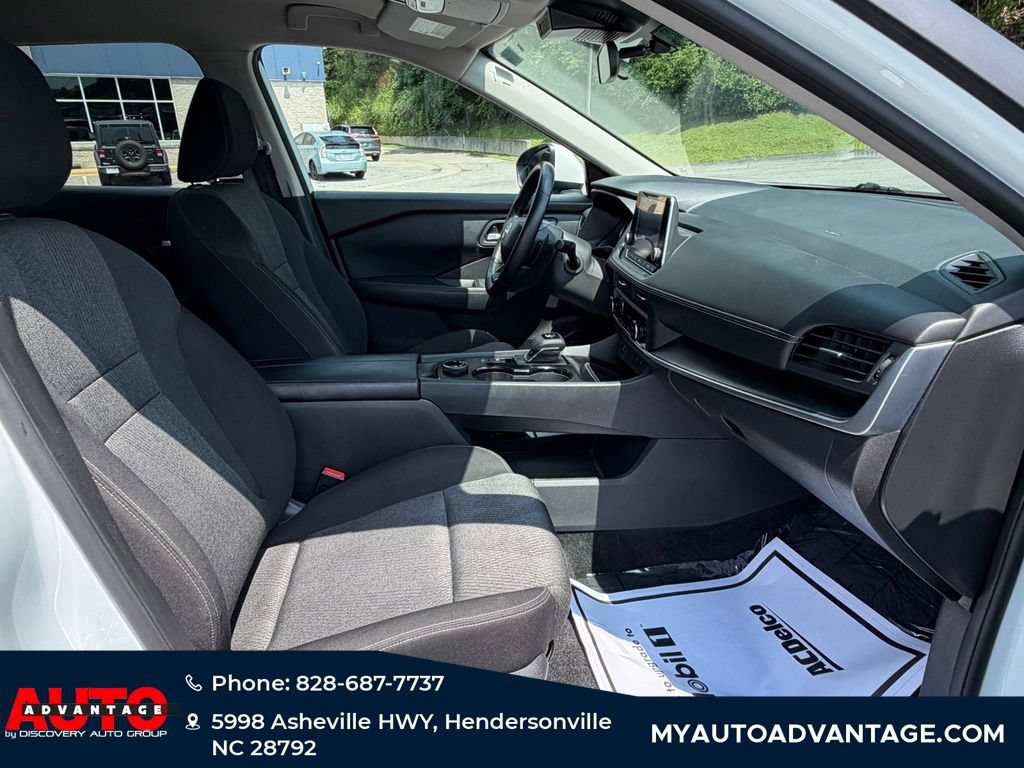 Used 2025 Nissan Rogue SV AWD/4WD image 26