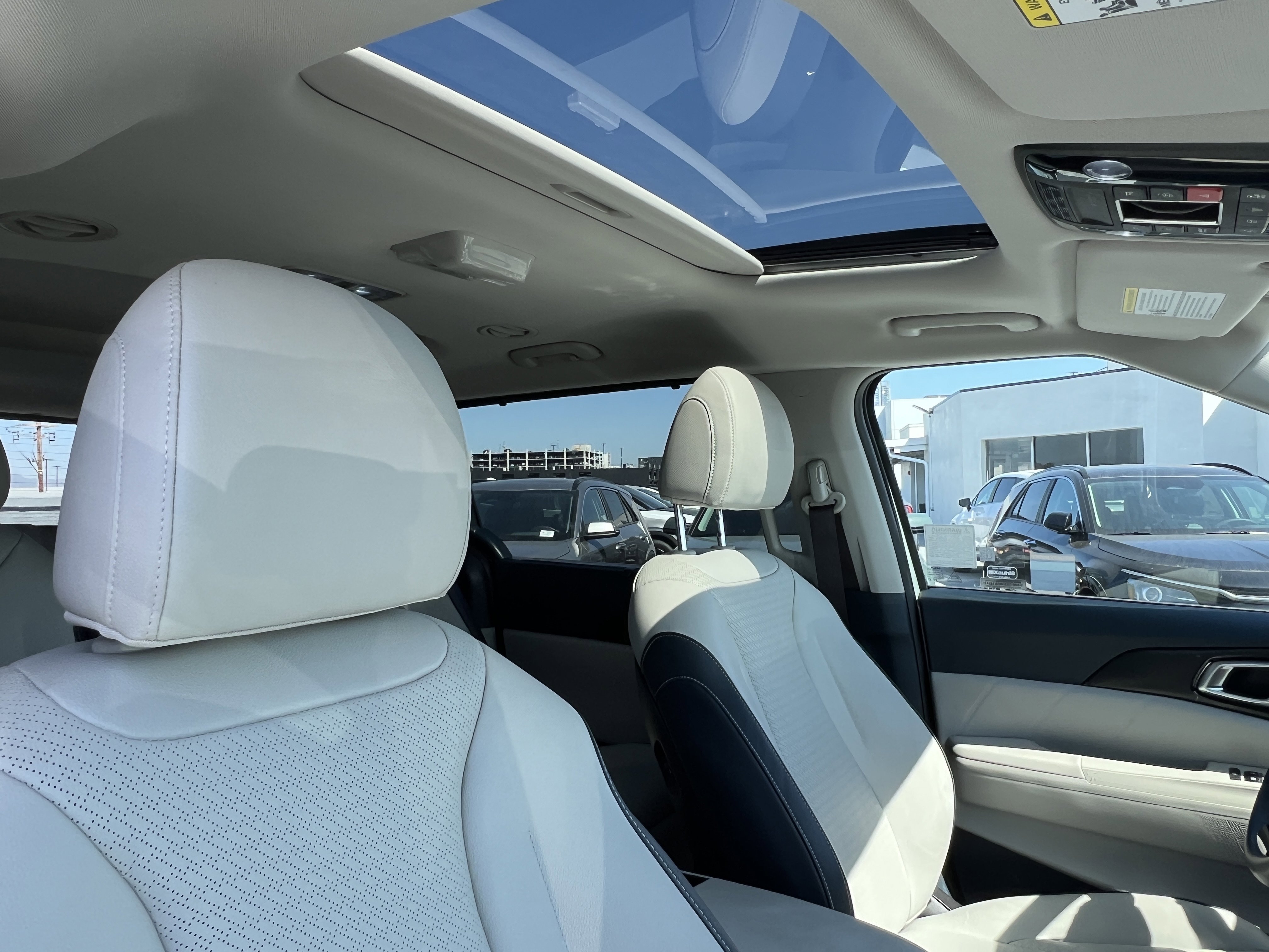 Certified 2026 Kia Carnival SX Prestige image 18