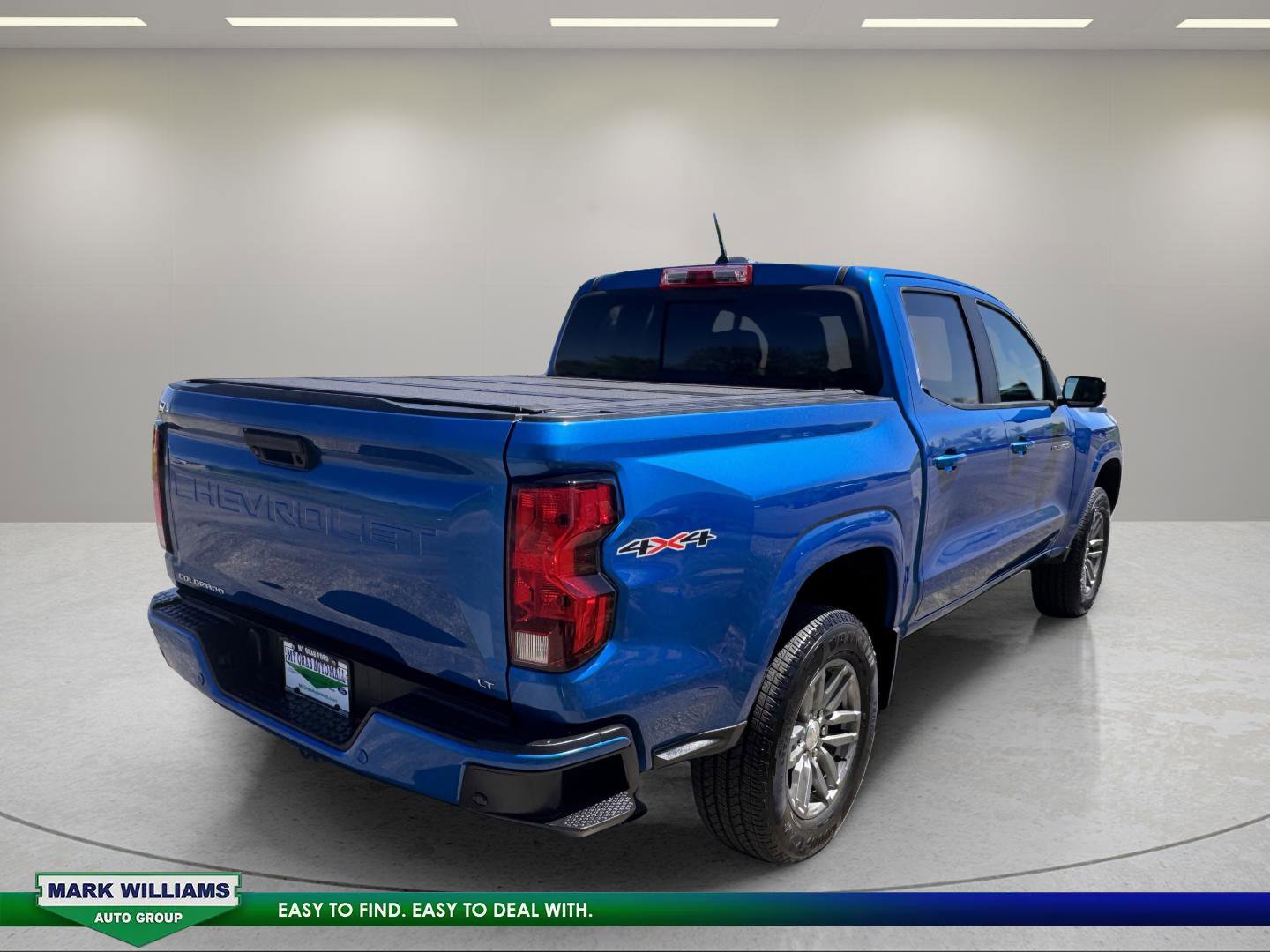 Used 2023 Chevrolet Colorado LT w/ LT Convenience Package AWD/4WD image 4