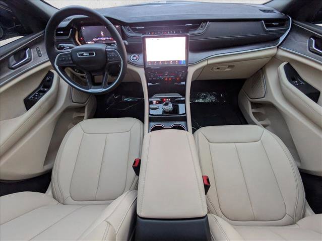 New 2025 Jeep Grand Cherokee Limited image 3