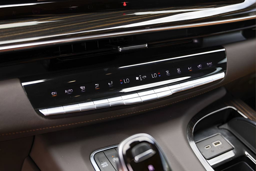 Used 2021 Cadillac Escalade ESV Sport w/ Driver Assist Tech Package AWD/4WD image 18