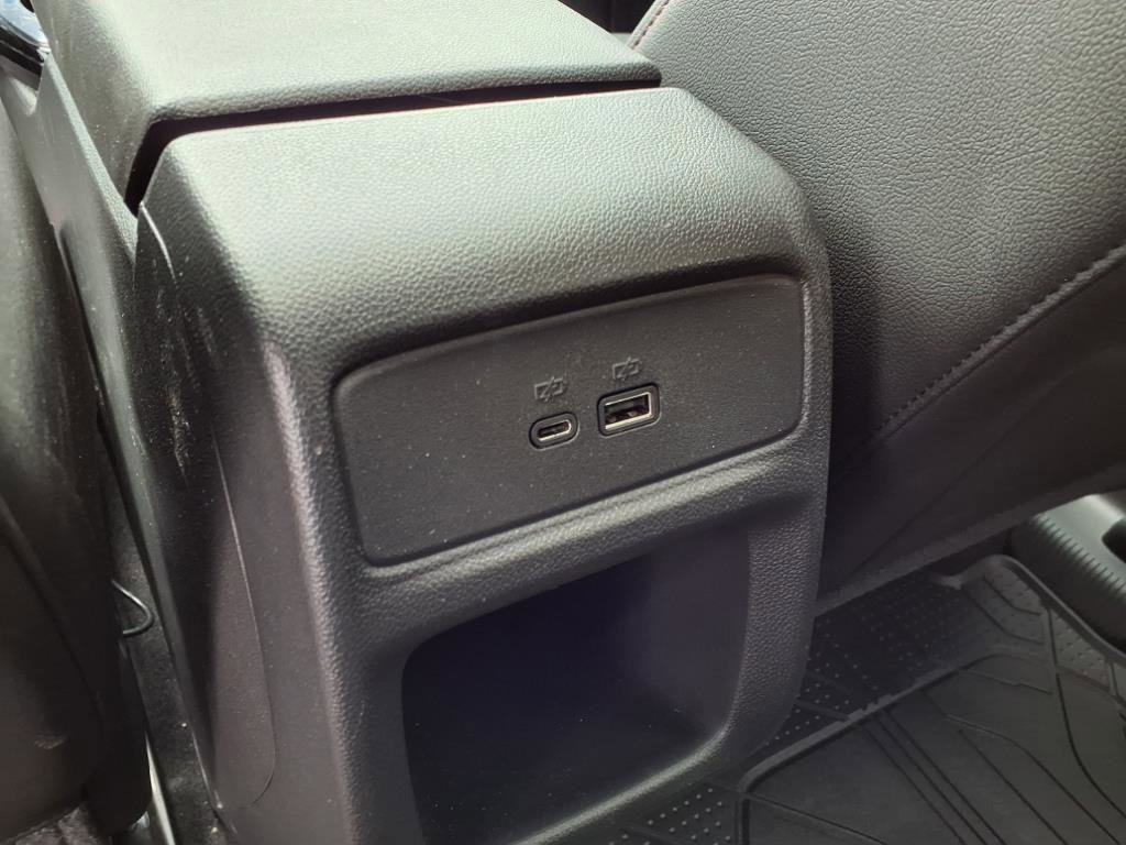 Used 2025 Chevrolet Trax RS w/ Sunroof Package image 13