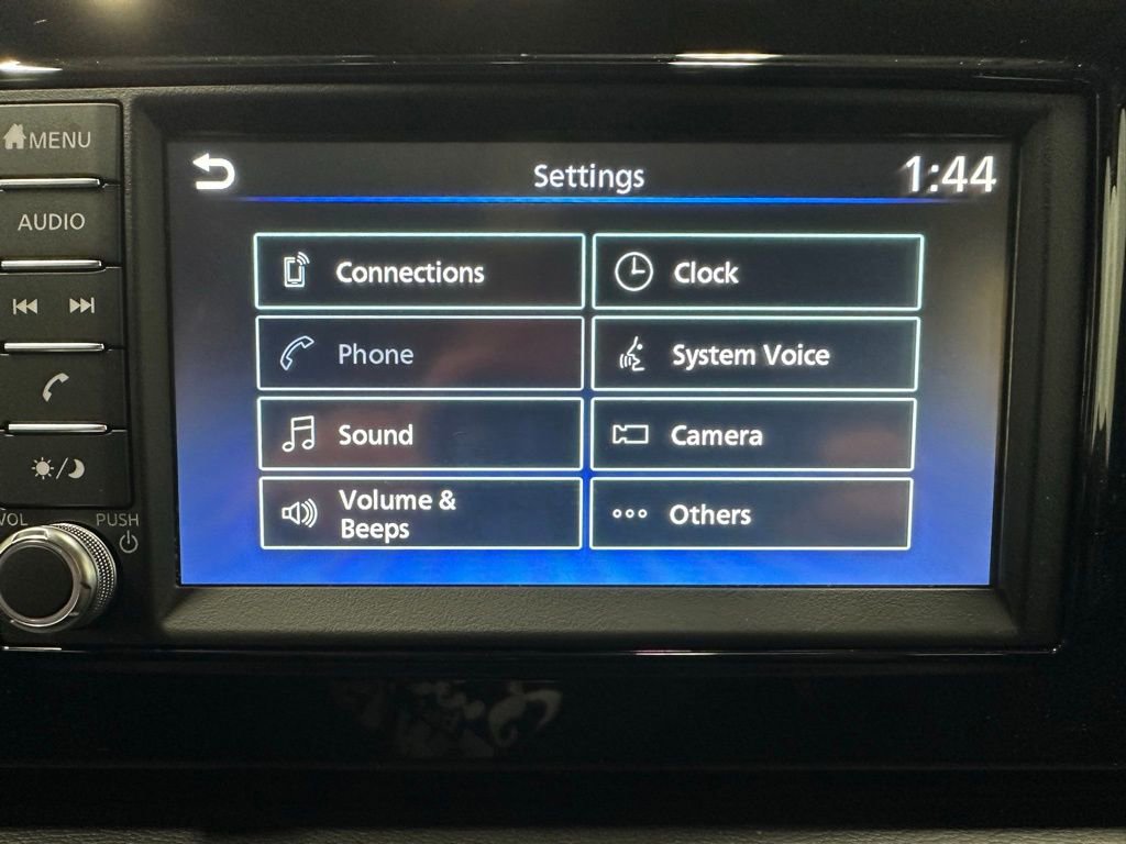 Used 2025 Nissan Kicks S AWD/4WD image 29