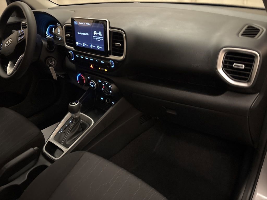 Certified 2026 Hyundai Venue SE FWD image 25