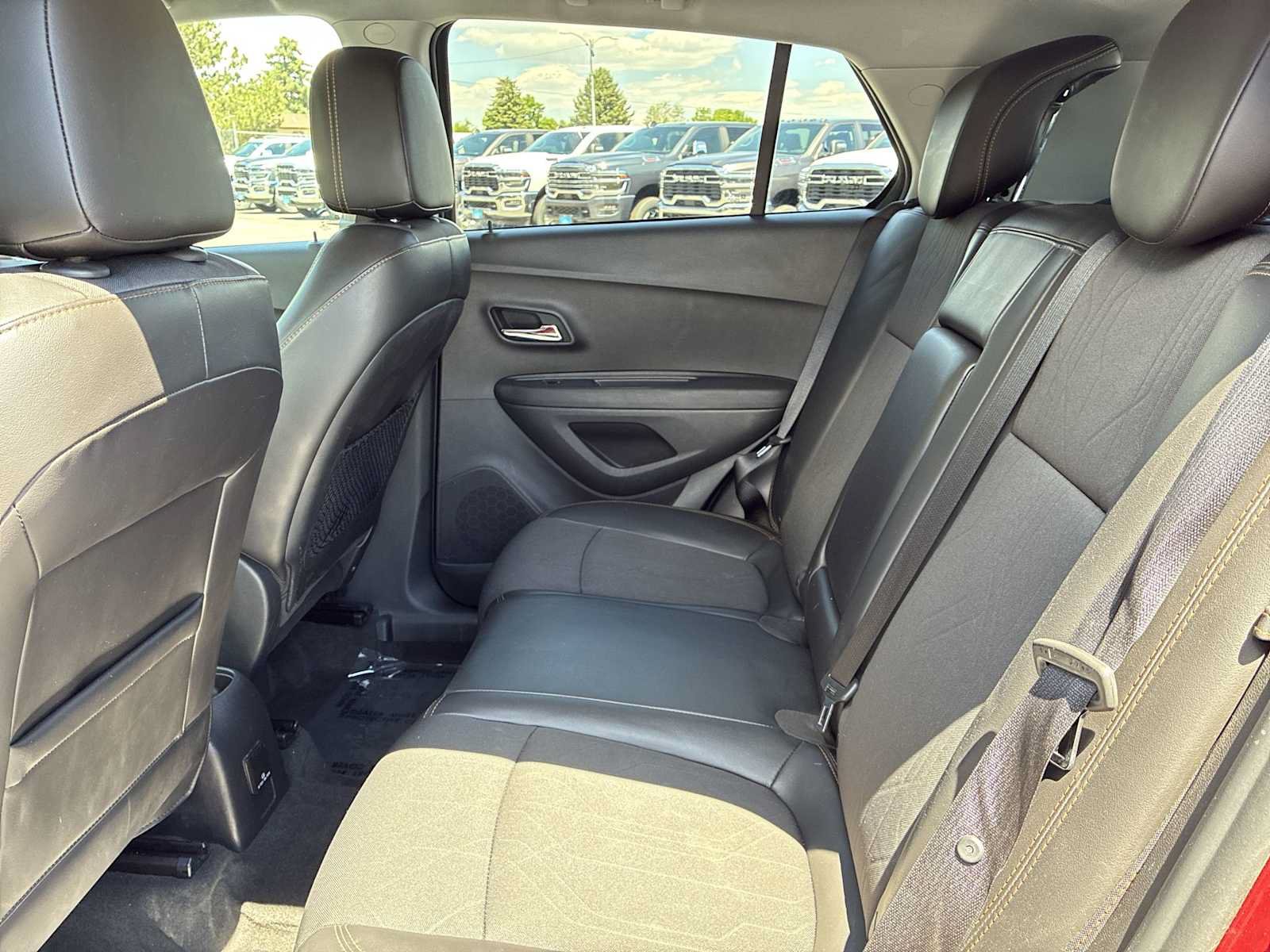 Used 2018 Chevrolet Trax LT w/ LT Convenience Package FWD image 23