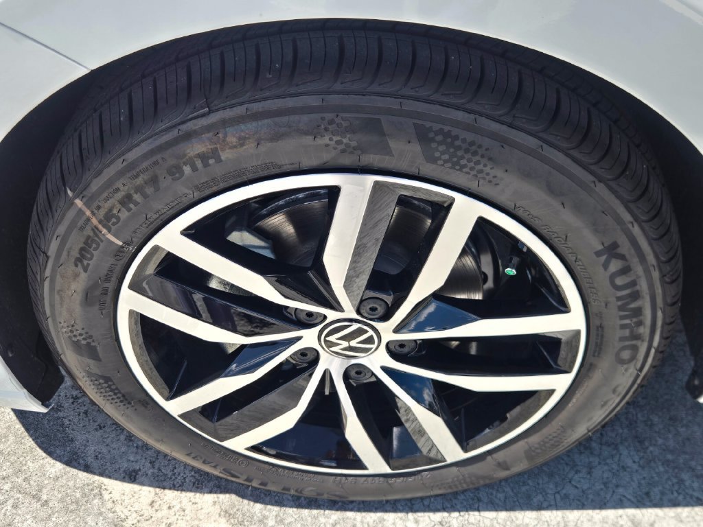 New 2027 Volkswagen Jetta SE FWD image 6