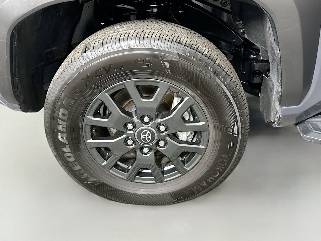 Certified 2025 Toyota 4Runner SR5 image 31