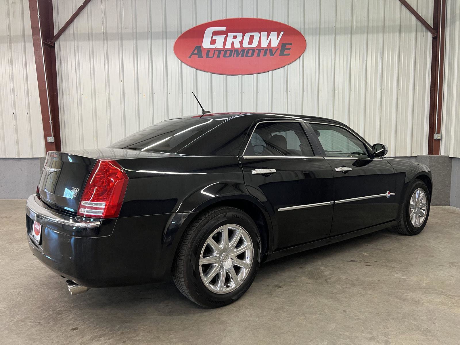 Used 2008 Chrysler 300 C image 11