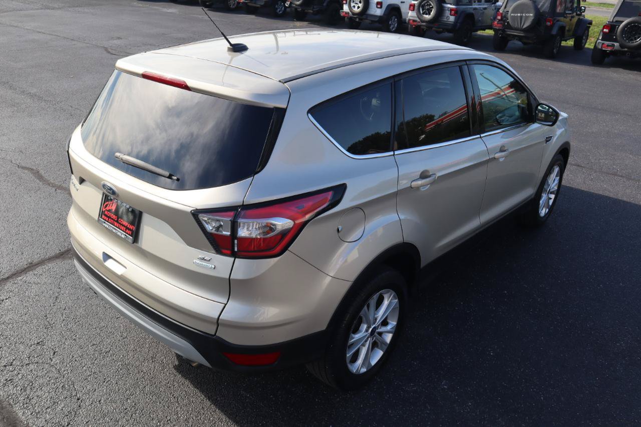 Used 2017 Ford Escape SE FWD image 13