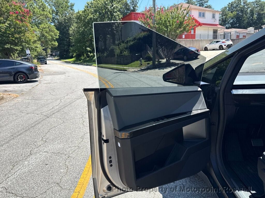 Used 2024 Tesla Cybertruck AWD Crew Cab image 11