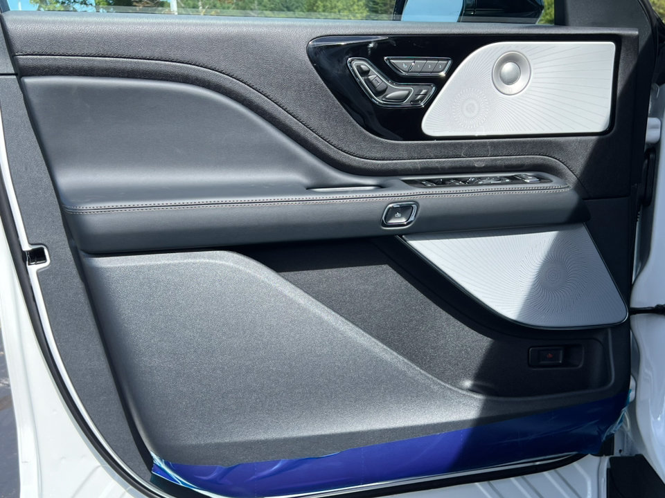 New 2027 Lincoln Aviator Reserve AWD/4WD image 16
