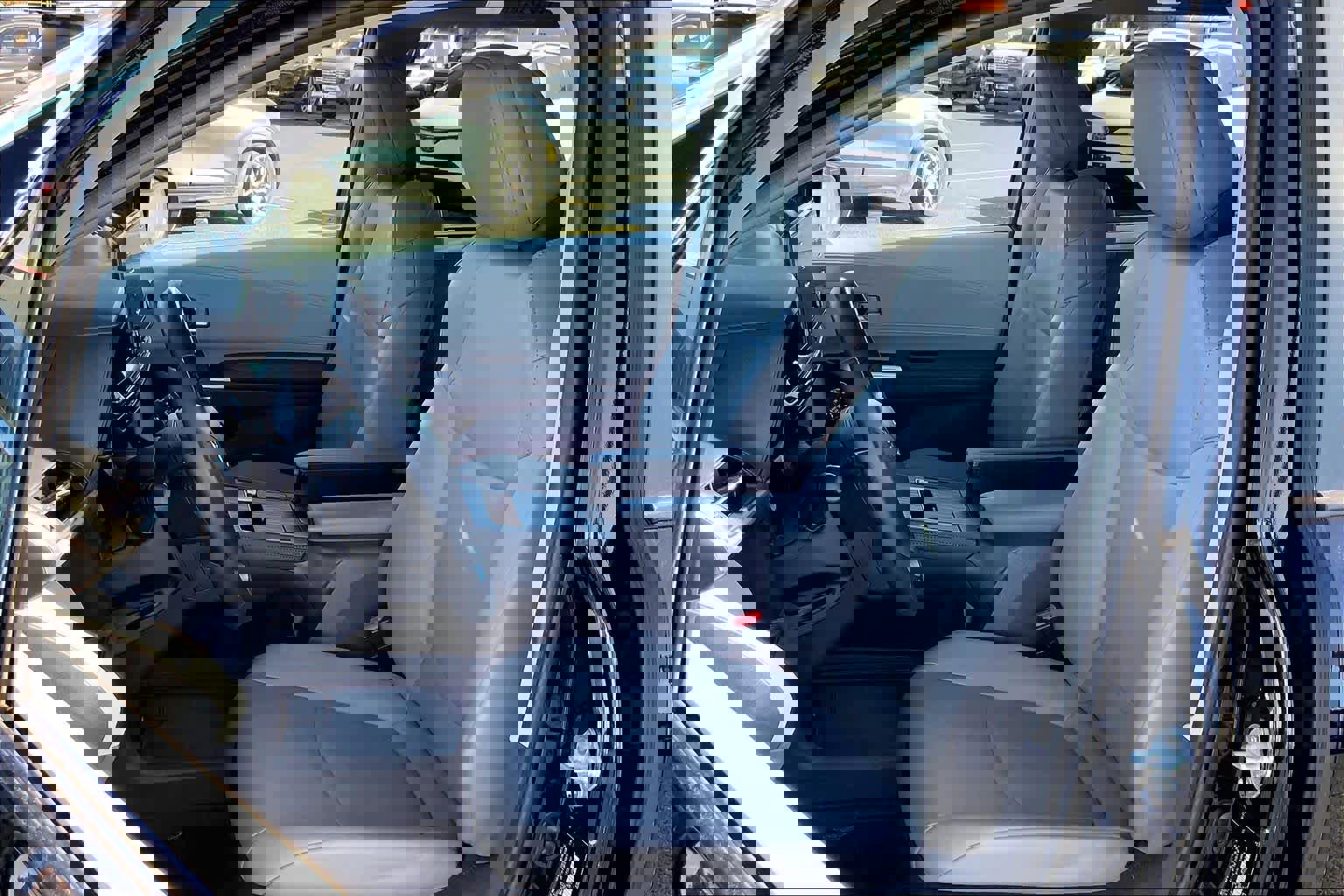 Used 2023 Toyota Sienna XLE image 7