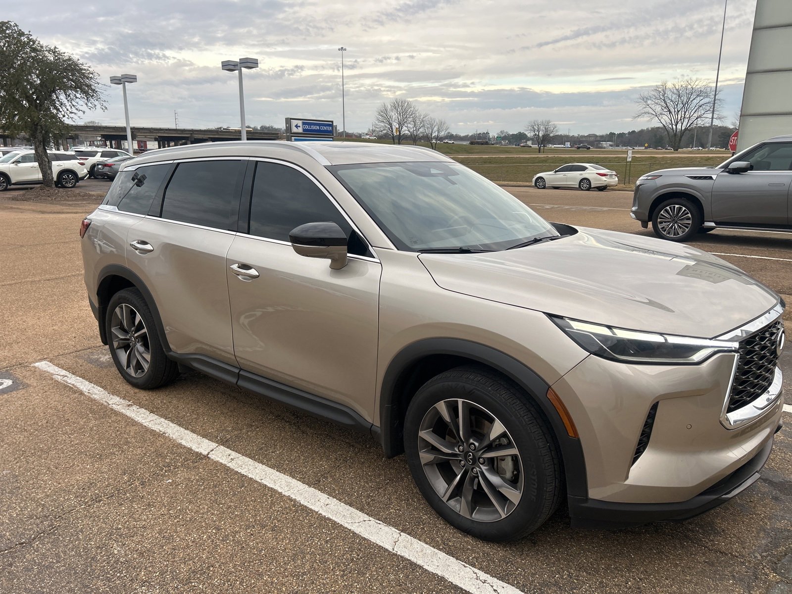 Used 2024 INFINITI QX60 Luxe w/ Vision Package image 6