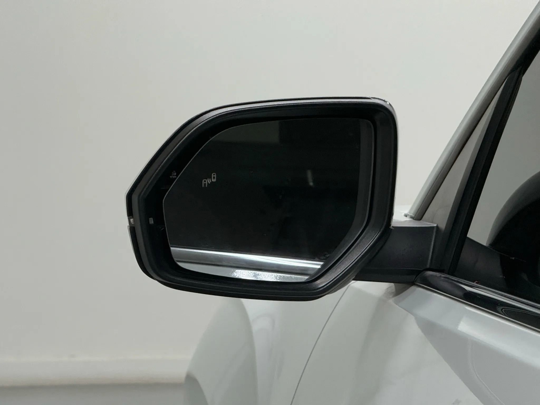 Used 2018 Volkswagen Atlas SEL image 39