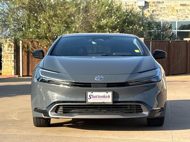 Used 2023 Toyota Prius XLE FWD image 2